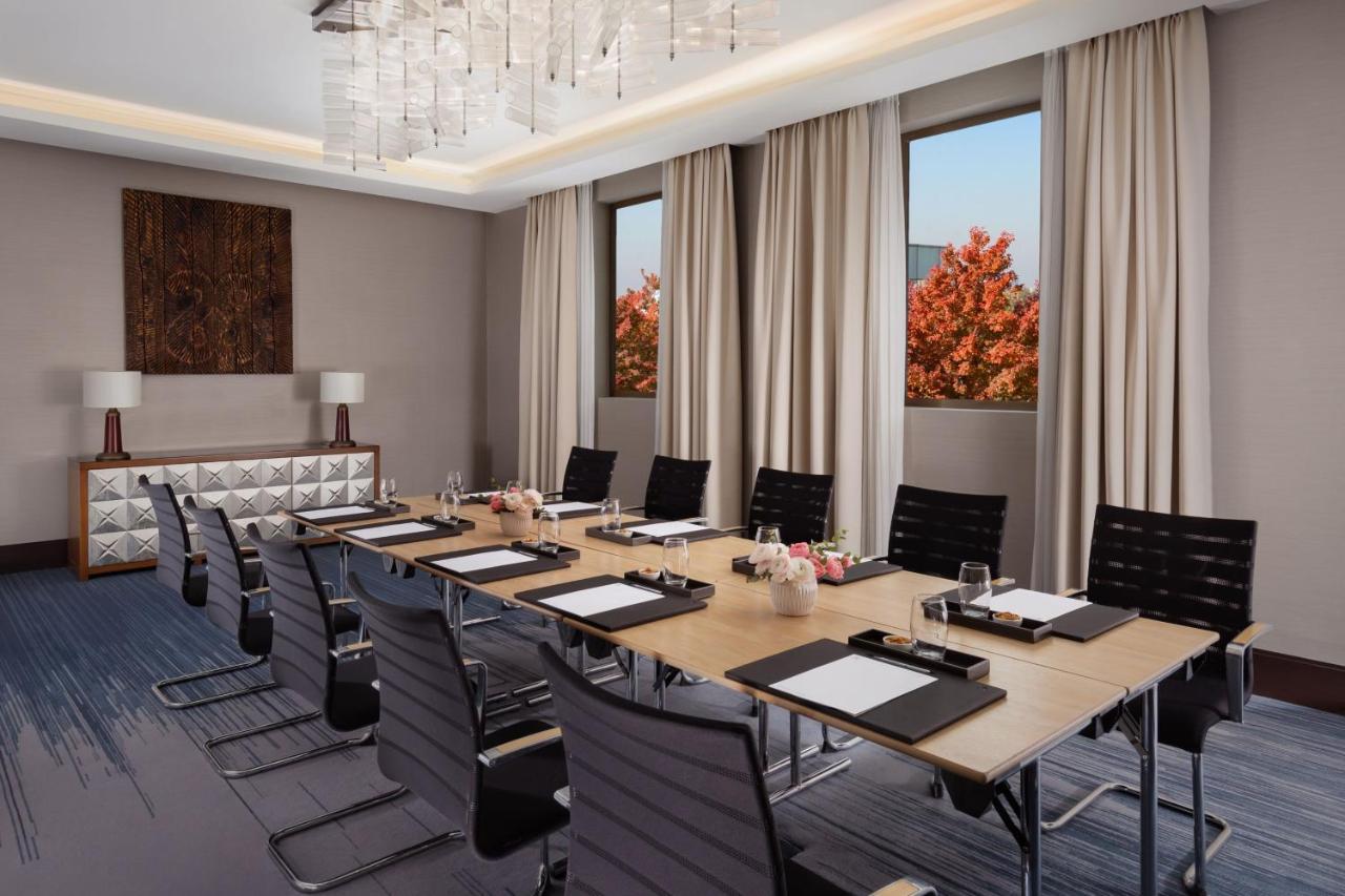 Отель The St. Regis Astana Экстерьер фото Meeting room