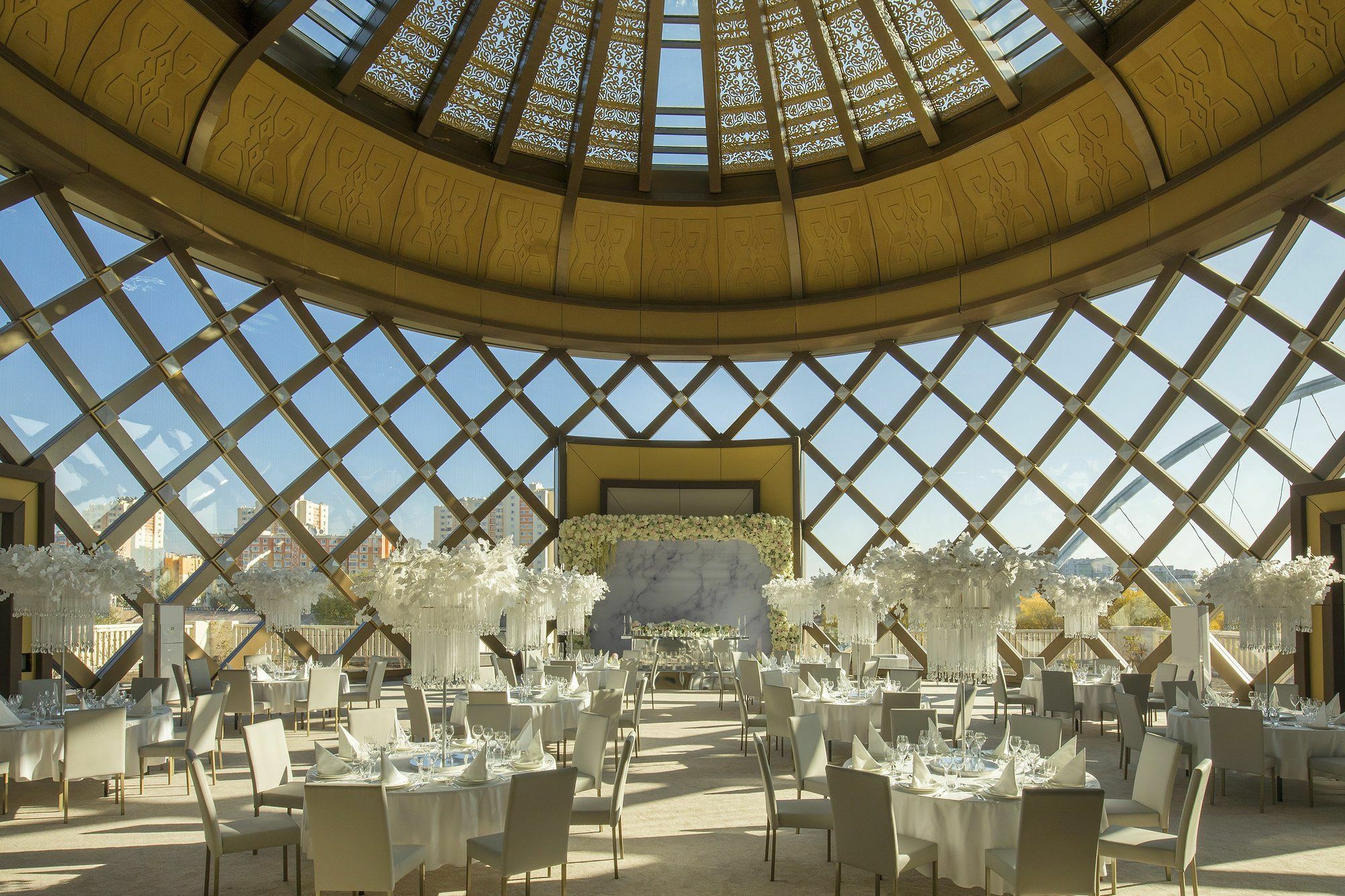 Отель The St. Regis Astana Экстерьер фото The interior of the restaurant